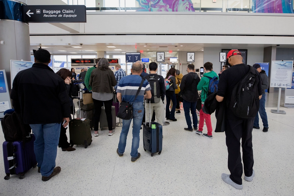 Biometric Immigration Terminal: Quick Access for Travelers